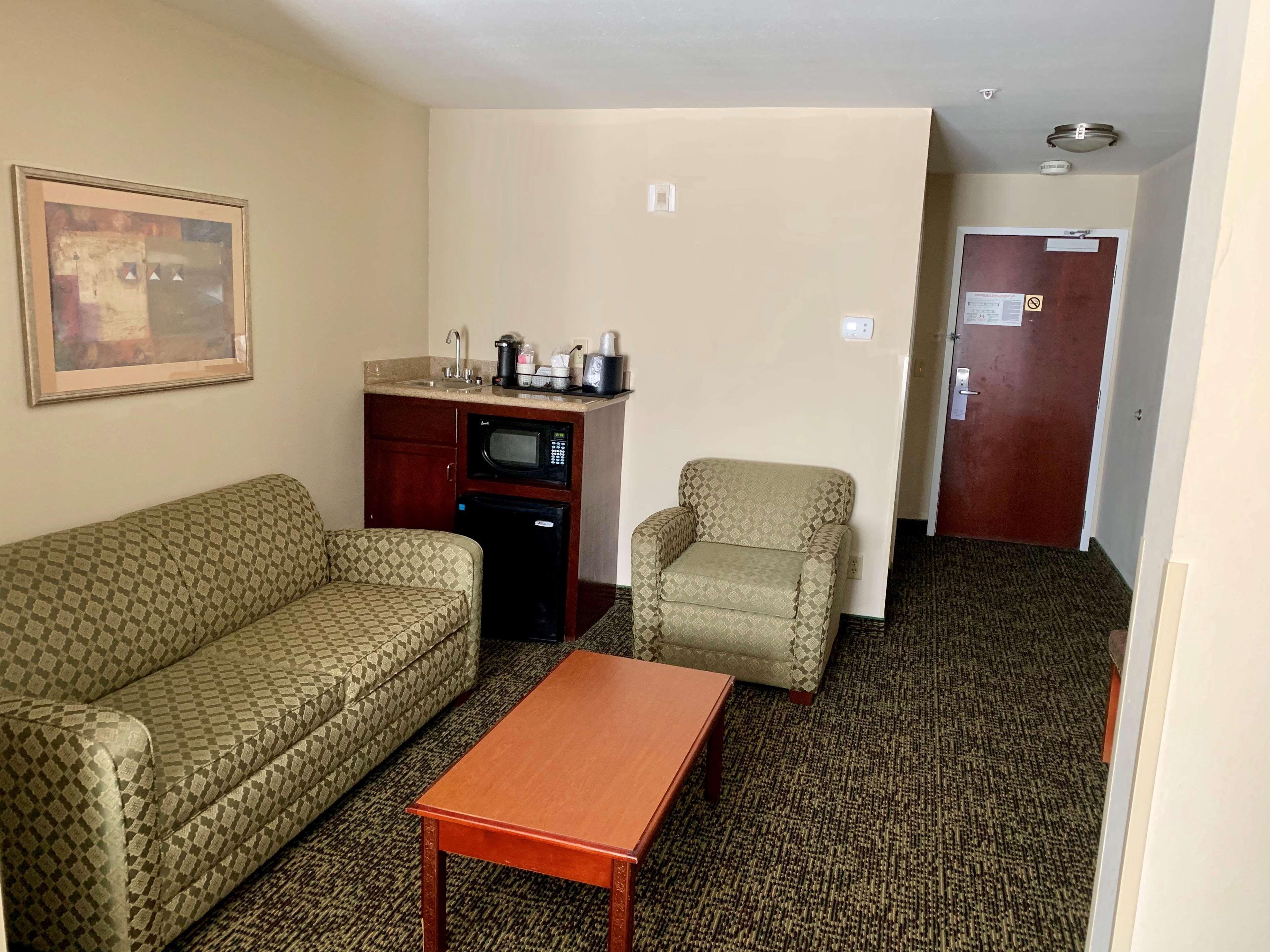 Country & By Radisson, Midway - Tallahassee West Hotel