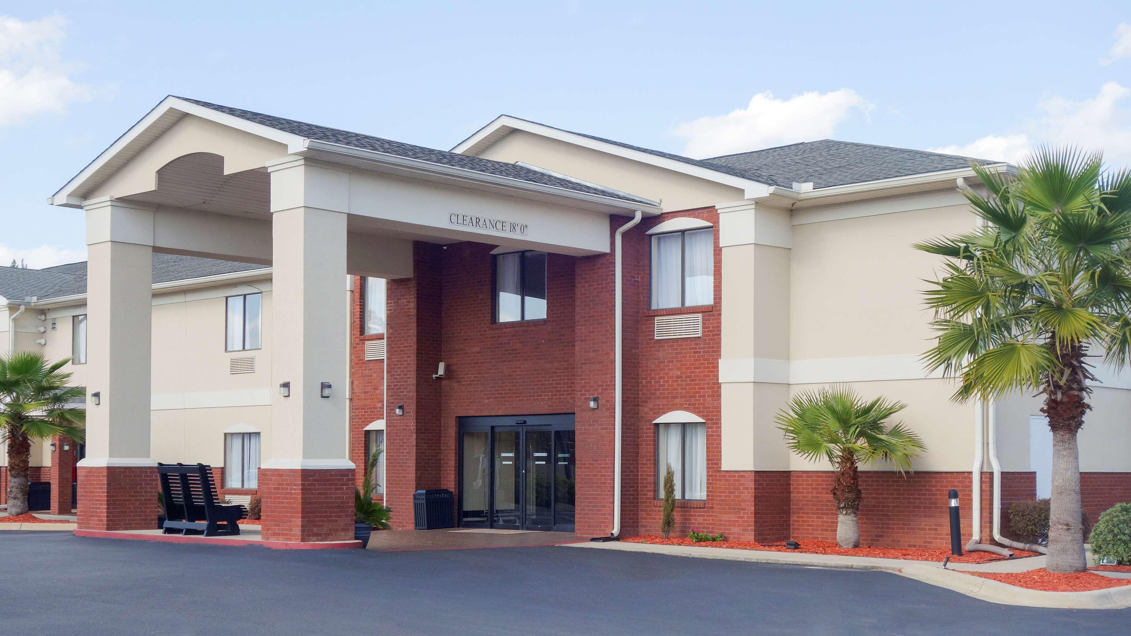 Country & By Radisson, Midway - Tallahassee West Midway (Gadsden County)