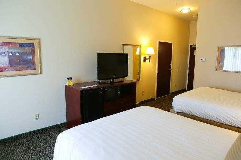 Hotel Country & By Radisson, Midway - Tallahassee West 3*