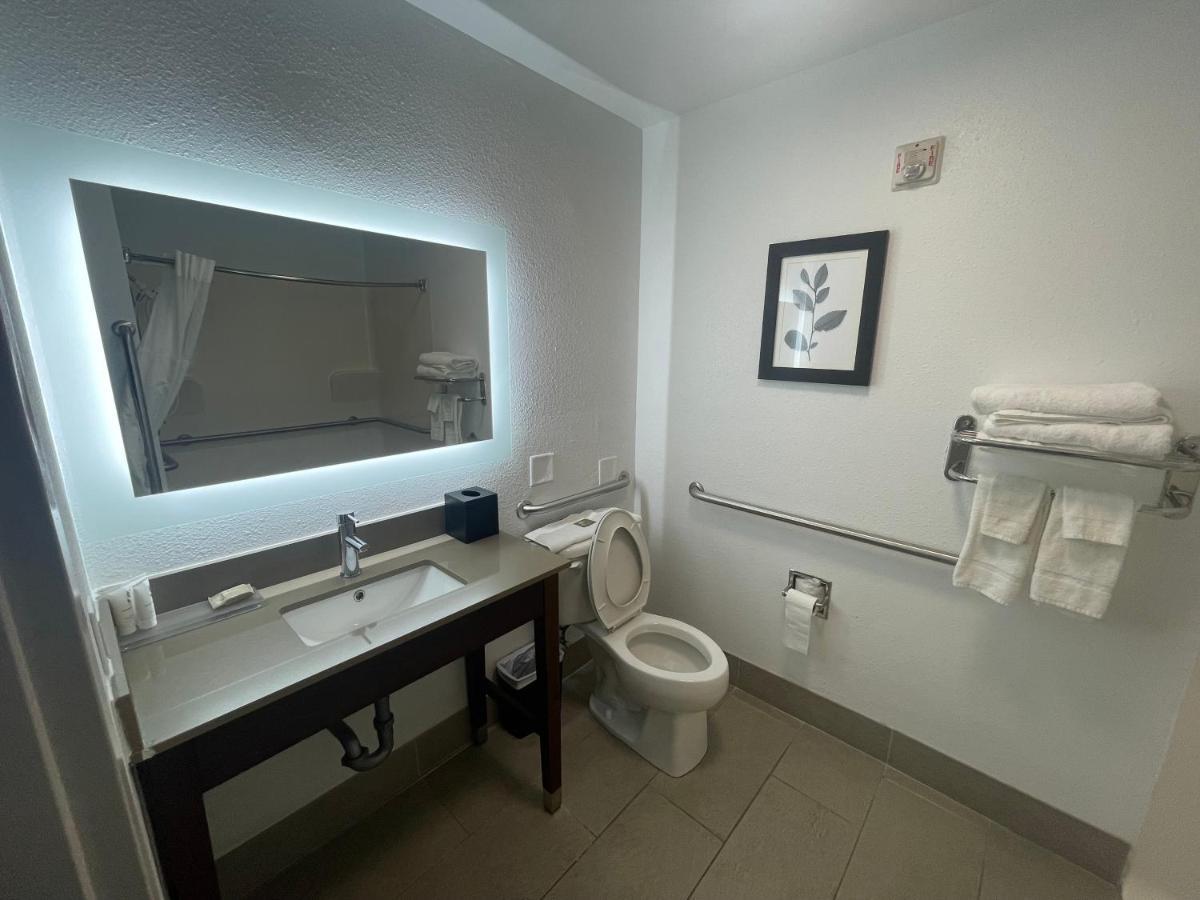 Country & By Radisson, Midway - Tallahassee West 3*