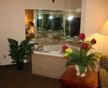Country & By Radisson, Midway - Tallahassee West Midway (Gadsden County)